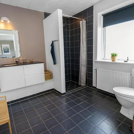 Total Renoveret Parcelhus Med Terrasse Og Beliggende Taet Ved Vesterhavet Og Taet Ved Indkob Sj1046 *