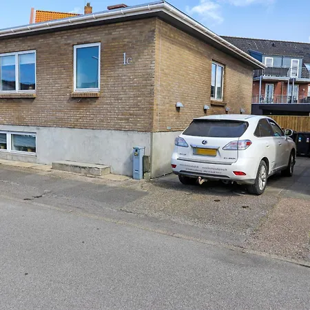 Nyaraló Total Renoveret Parcelhus Med Terrasse Og Beliggende Taet Ved Vesterhavet Og Taet Ved Indkob Sj1046 Thyborøn